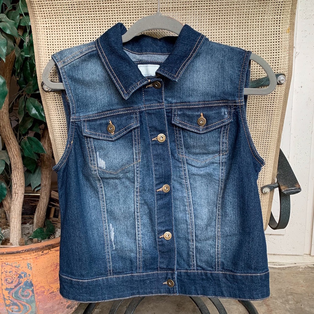 DENIM VEST 💙